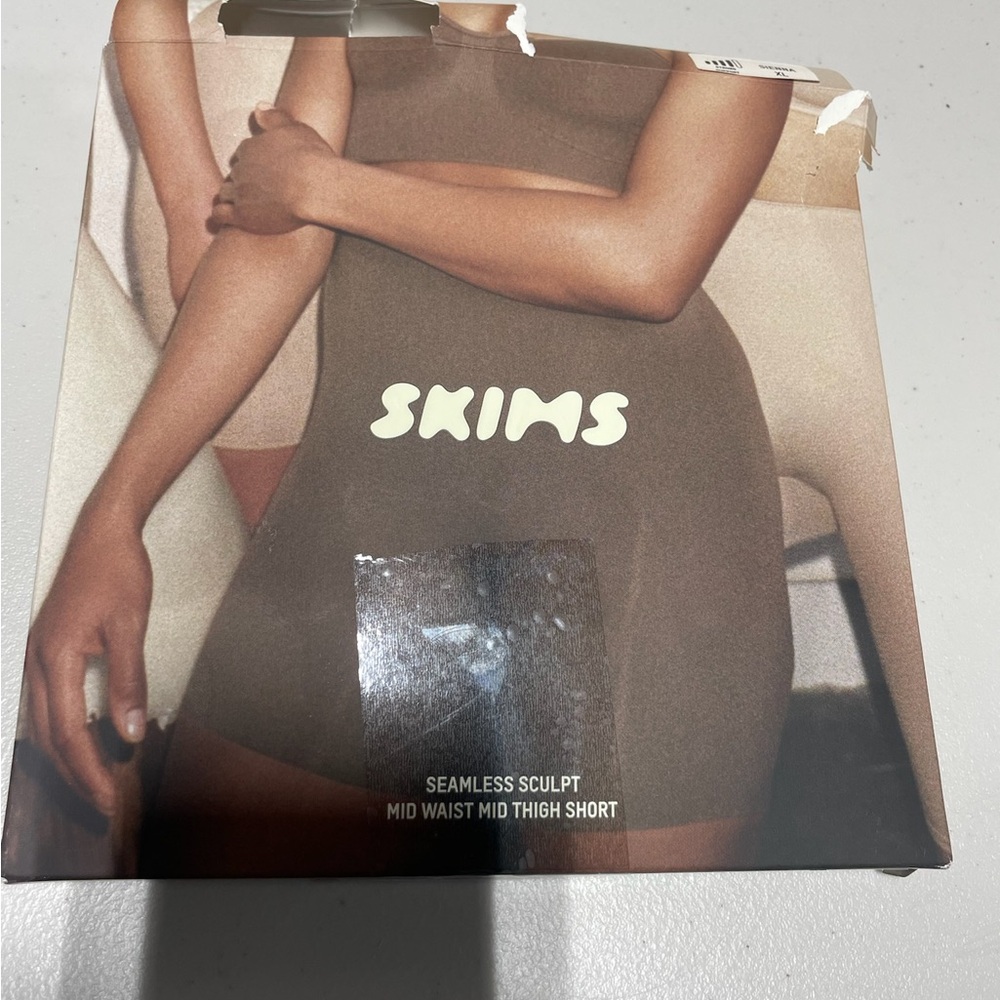 NWT SKIMS Seamless Sculpt Mid Waist Mid Thigh Short - Sienna Brown Size XL